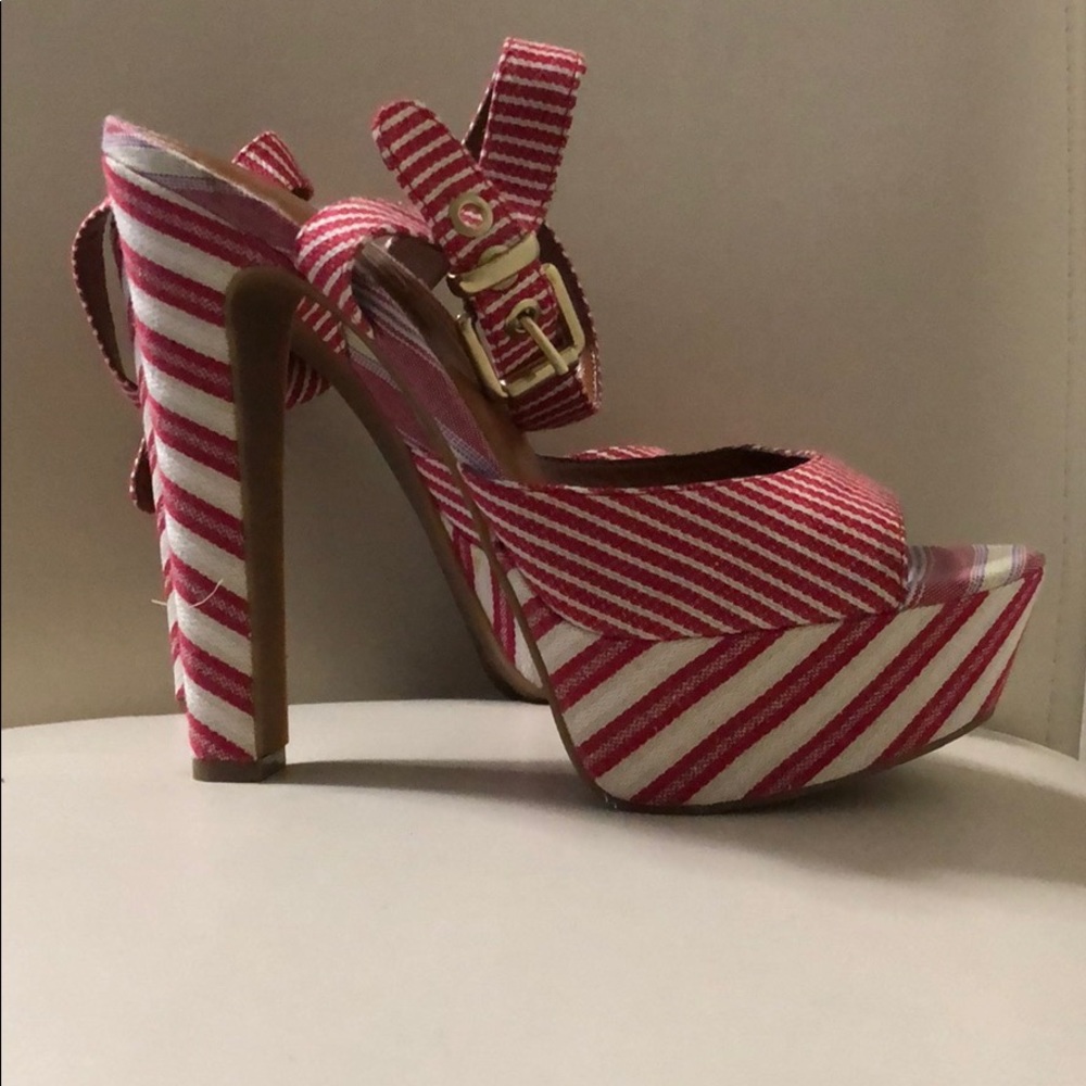 JESSICA SIMPSON Beautiful Ankle-Strap Sandals